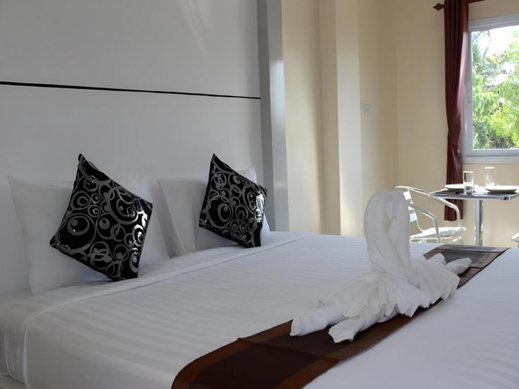 เดอะริช เรสซิเดนซ์ Hotel สุราษฎร์ธานี ภายนอก รูปภาพ