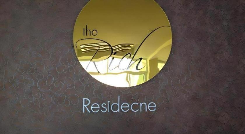 เดอะริช เรสซิเดนซ์ Hotel สุราษฎร์ธานี ภายนอก รูปภาพ