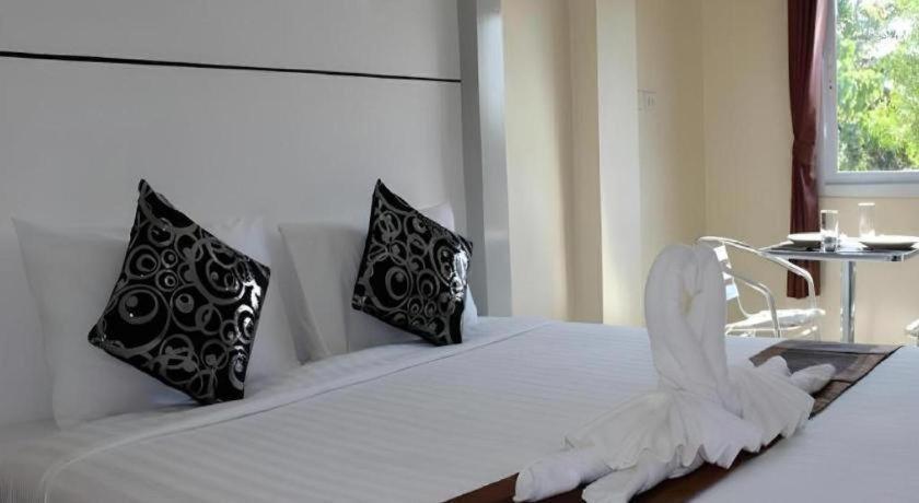 เดอะริช เรสซิเดนซ์ Hotel สุราษฎร์ธานี ภายนอก รูปภาพ